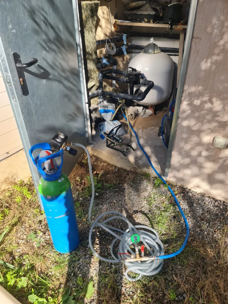 Gaz traceur et caméra thermique, outils d'une recherche de fuite à Mougins sans casse