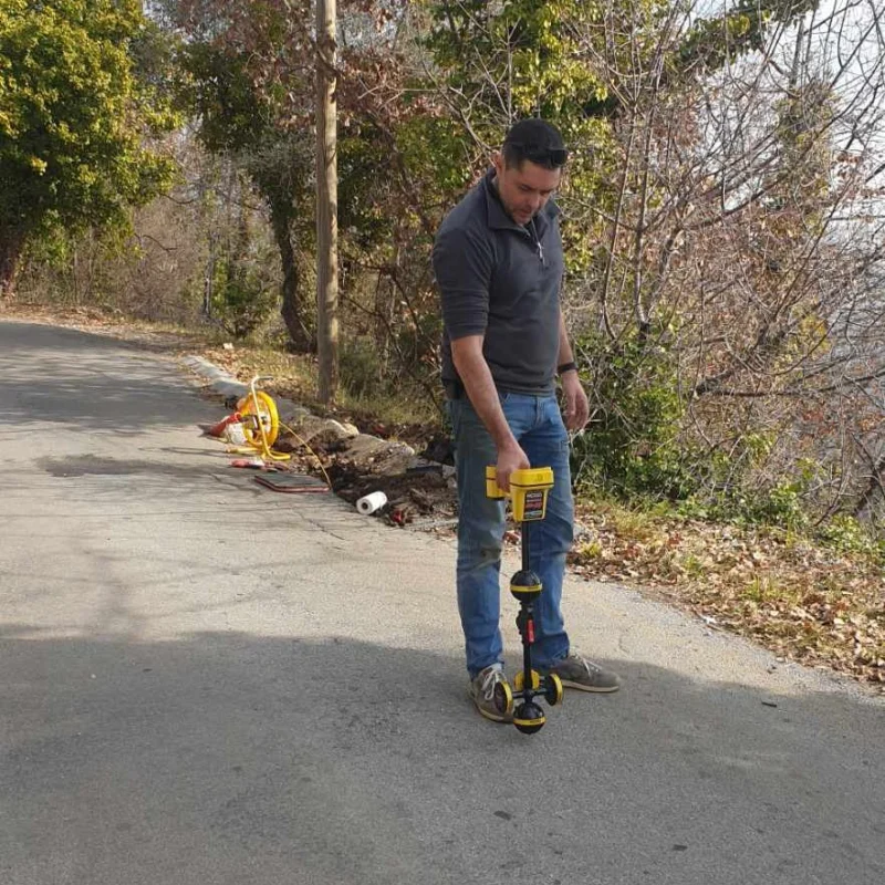 Traçage de réseau enterré avec un détecteur